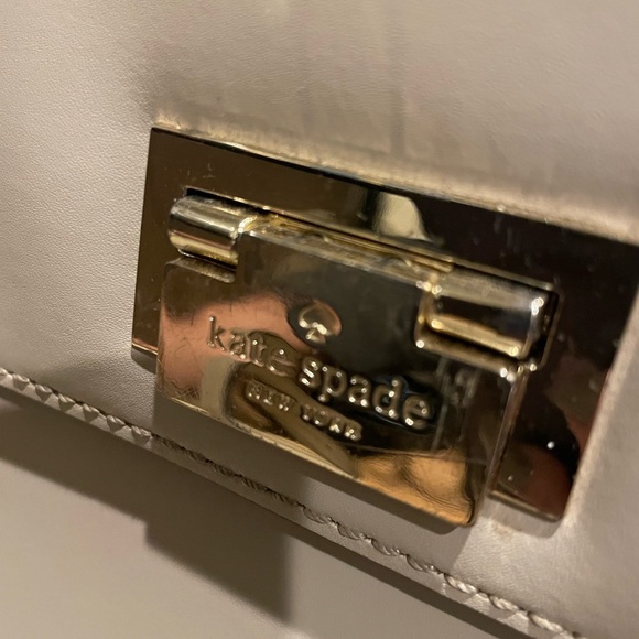 Kate Spade Cream Leather Crossbody Satchel Bag with Gold Hardware - Picture 2 of 12